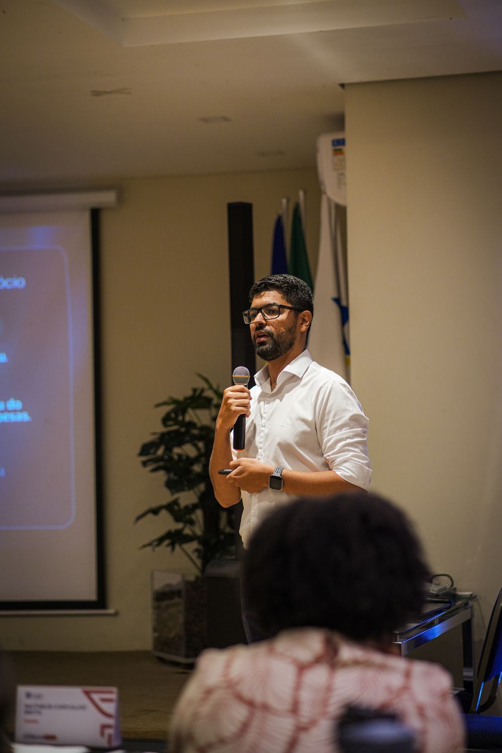 Gercione Junior ministrando o treinamento Protagonize